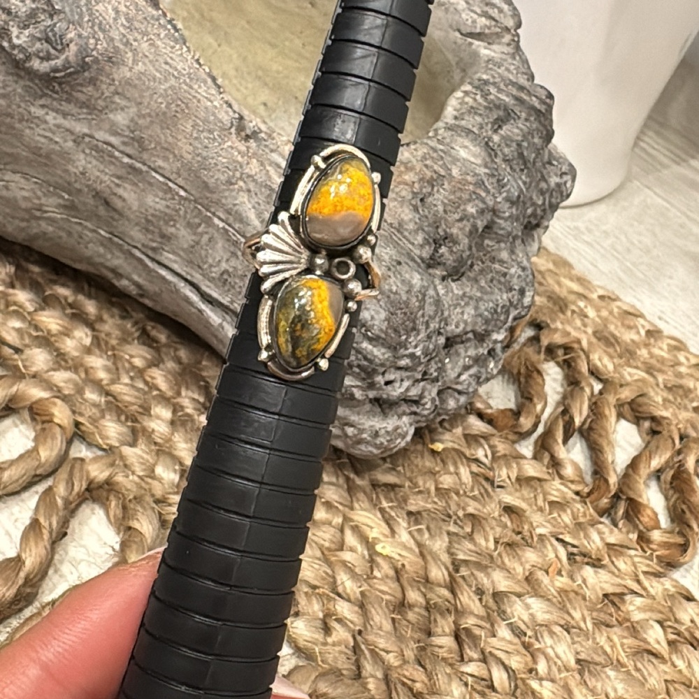 🐝𝙎𝙏𝙐𝙉𝙉𝙄𝙉𝙂 𝙎𝙏𝙀𝙍𝙇𝙄𝙉𝙂 𝙎𝙄𝙇𝙑𝙀𝙍 𝙍𝙄𝙉𝙂 𝙒𝙄𝙏𝙃 𝘽𝙐𝙈𝘽𝙇𝙀 𝘽𝙀𝙀 𝙅𝘼𝙎𝙋𝙀𝙍 𝙎𝙏𝙊𝙉𝙀𝙎 - Picture 9 of 10